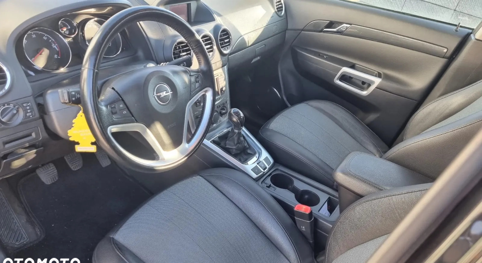 Opel Antara cena 32900 przebieg: 179000, rok produkcji 2012 z Leszno małe 137